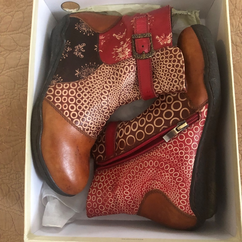 Spring Step L'artiste Booties Camel+Red Leather 7… - image 2